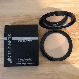 GloMinerals Powder Foundation
